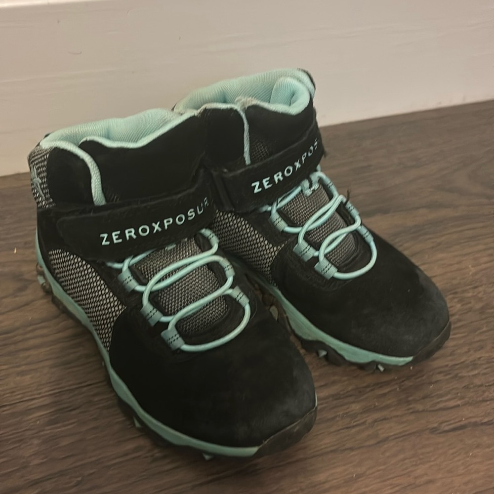 Kids suede hiking boots, size 13